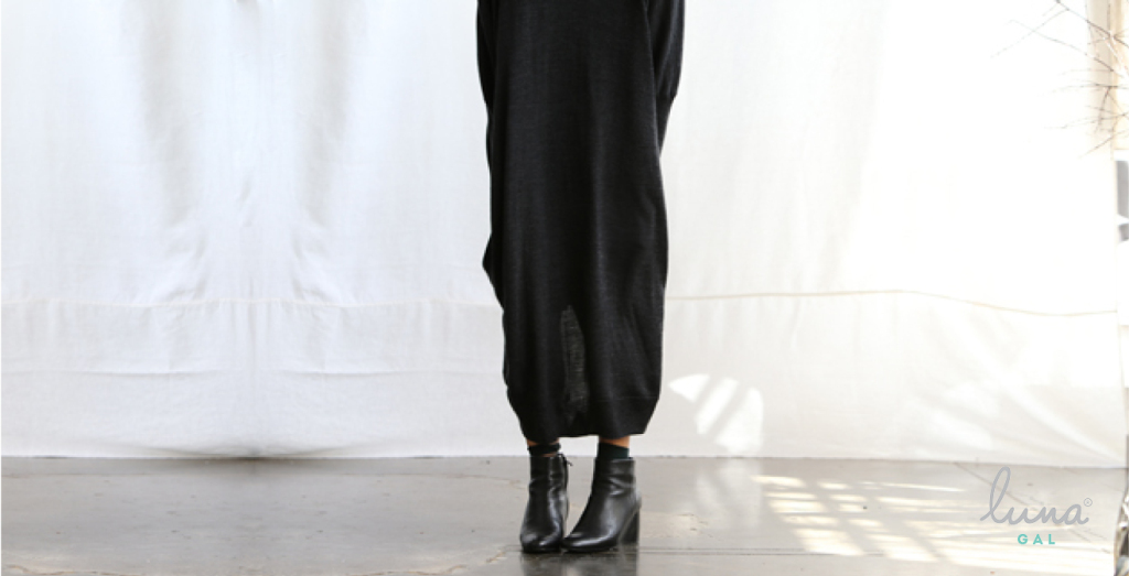 Long Knitted dress in superfine merino wool - black - Luna Gallery